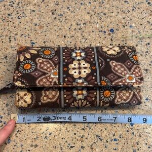 Vera Bradley Floral Patterned Brown trifold wallet Magnetic close Y2K